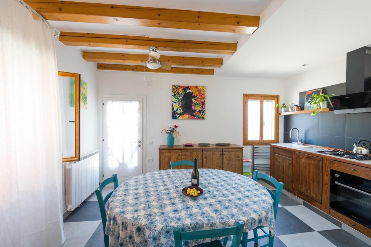 Night Galleria Holiday Home - Bed & Art In Burano - The Pink House ภายนอก รูปภาพ