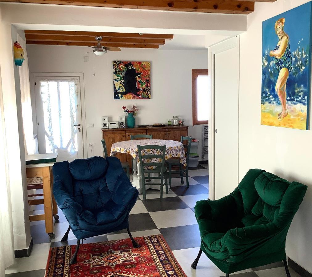 Night Galleria Holiday Home - Bed & Art In Burano - The Pink House ภายนอก รูปภาพ
