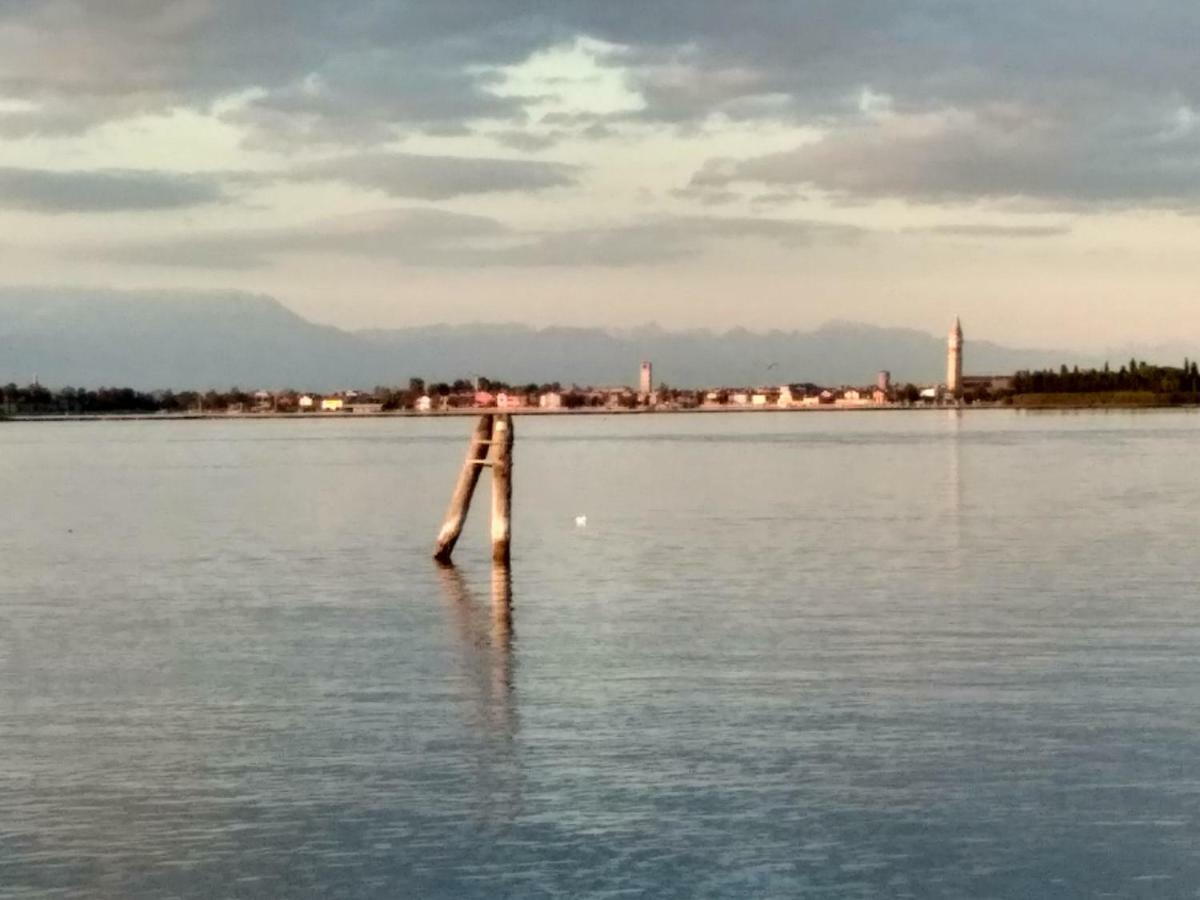 Night Galleria Holiday Home - Bed & Art In Burano - The Pink House ภายนอก รูปภาพ