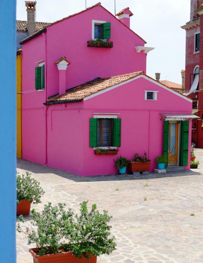 Night Galleria Holiday Home - Bed & Art In Burano - The Pink House ภายนอก รูปภาพ